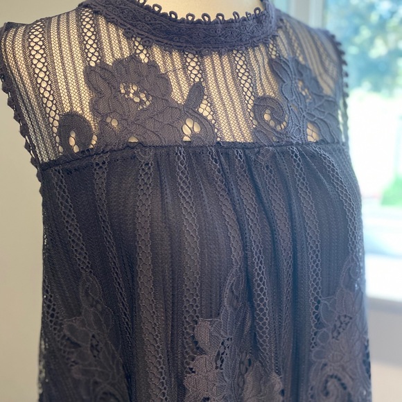 Taylor and Sage high neck lace top, size XL - Picture 2 of 12